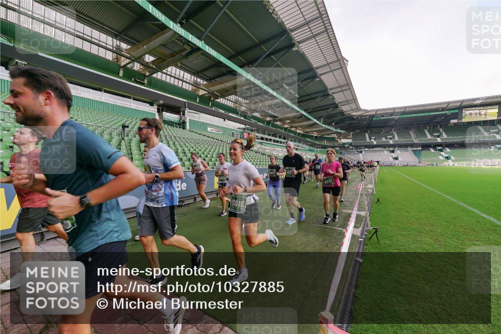 13.09.2026 - 21. swb-Marathon Bremen Michael Burmester http://msf.ph/oto/10327885 13.09.2026 13:33:19 Laufen im Stadion 155, 344, 350, 386, 428, 490, 594, 617, 690, 765, 786, 787, 1001, 1048, 1051, 1098, 1133, 1292, 1377, 1427, 1444, 1557, 1591, 1592, 1661, 1760, 1801, 1827, 1897, 1923, 1996, 2077, 2132, 2226, 2230, 2231, 2253, 2270, 2274, 2320, 2374, 2399, 2400, 2456, 2479, 2511, 2514, 2515, 2523, 2539, 2543, 2556, 2616, 2630, 2641, 2649, 2718, 2735, 2757, 2769, 2787, 2848, 2982, 3014, 3345, 3350, 3443, 3503, 3572, 3577, 3601, 3614, 3746, 3797, 3875, 3901, 3911, 3952, 4001 meine-sportfotos.de
