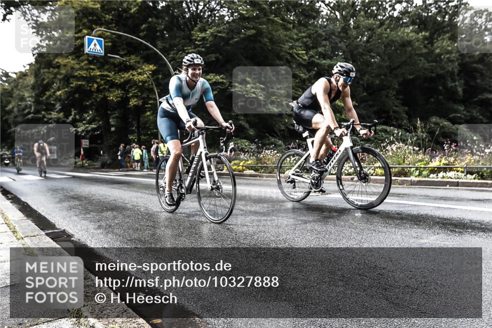 13.09.2026 - Stadtparktriathlon H.Heesch http://msf.ph/oto/10327888 13.09.2026 11:56:05 Radfahren 745, 857, 927, 965, 985 meine-sportfotos.de