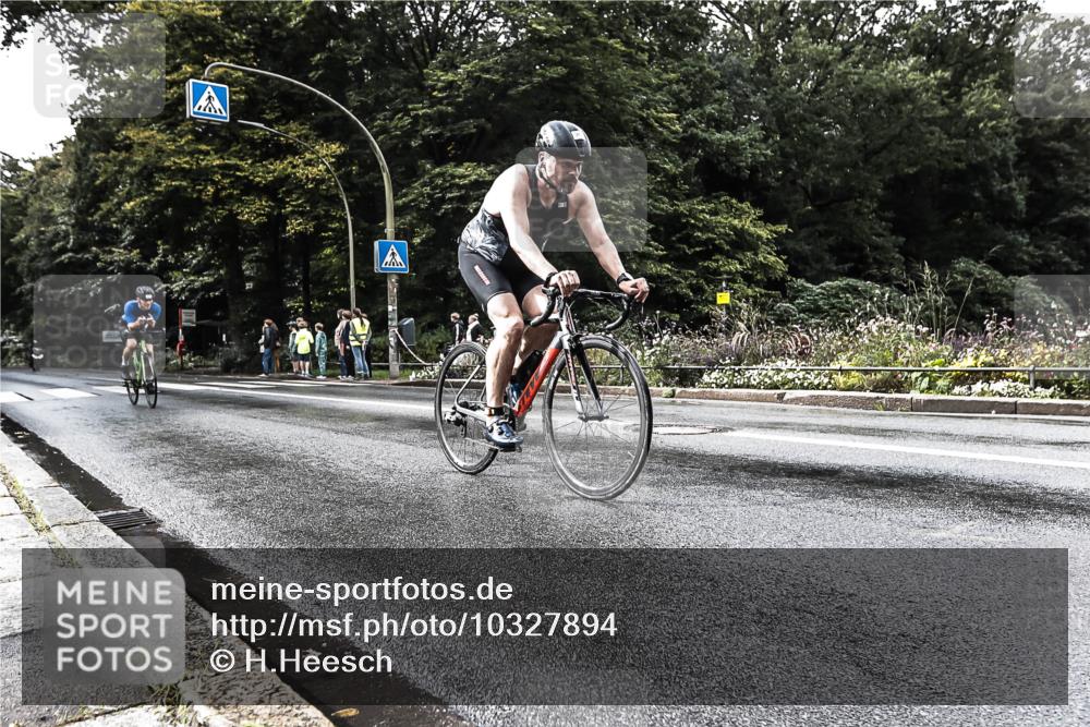 13.09.2026 - Stadtparktriathlon H.Heesch http://msf.ph/oto/10327894 13.09.2026 11:56:06 Radfahren 745, 857, 927, 965 meine-sportfotos.de
