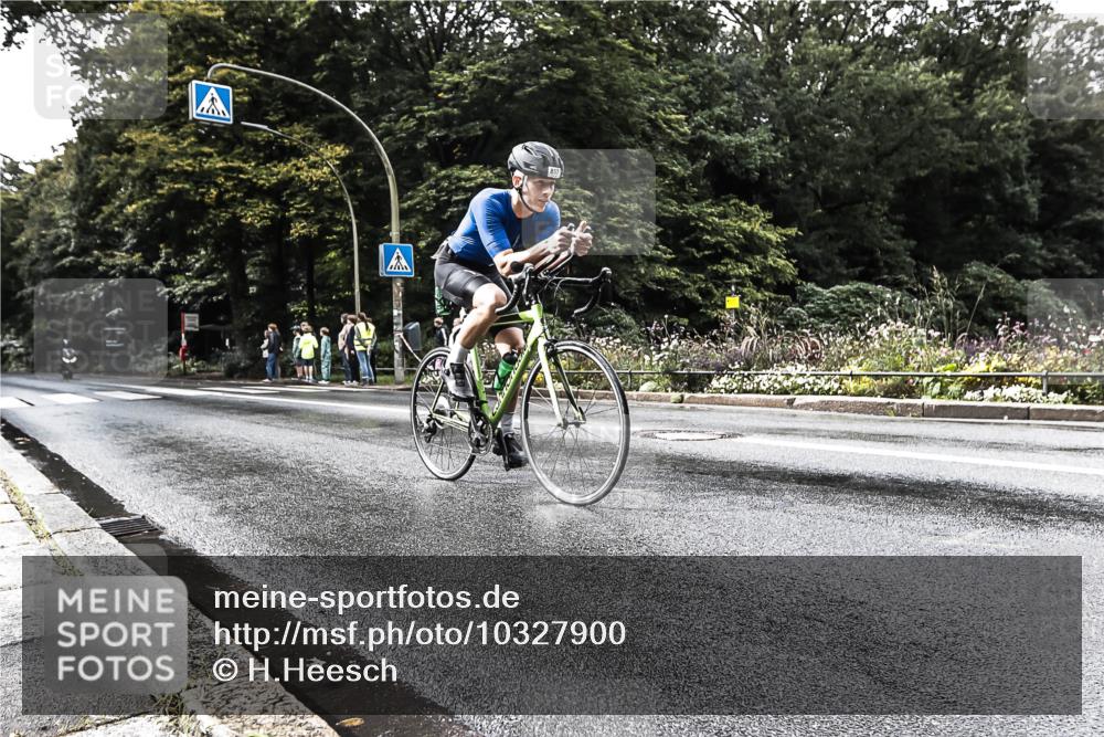 13.09.2026 - Stadtparktriathlon H.Heesch http://msf.ph/oto/10327900 13.09.2026 11:56:07 Radfahren 745, 857, 927, 965 meine-sportfotos.de
