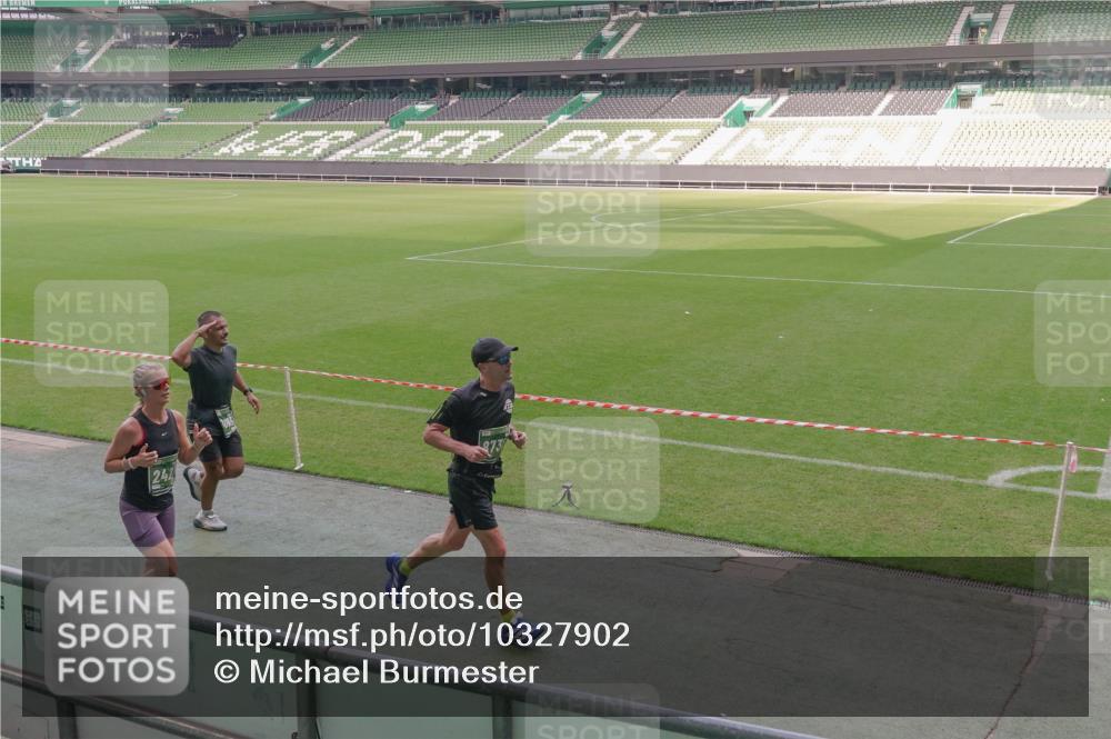 13.09.2026 - 21. swb-Marathon Bremen Michael Burmester http://msf.ph/oto/10327902 13.09.2026 12:57:56 Laufen im Stadion 141, 148, 334, 431, 511, 672, 769, 776, 789, 790, 857, 909, 1010, 1119, 1130, 1191, 1199, 1254, 1281, 1535, 1601, 1642, 1647, 1752, 1809, 1881, 1900, 1931, 1933, 2046, 2051, 2075, 2324, 2343, 2371, 2397, 2402, 2423, 2425, 2473, 2493, 2634, 2640, 2671, 2761, 2771, 2807, 2903, 2904, 3051, 3078, 3120, 3138, 3148, 3182, 3186, 3319, 3338, 3450, 3458, 3514, 3534, 3560, 3634, 3655, 3685, 3690, 3695, 3760, 3813, 3866, 3933, 3939, 4101, 4120, 4174, 4316, 205 meine-sportfotos.de