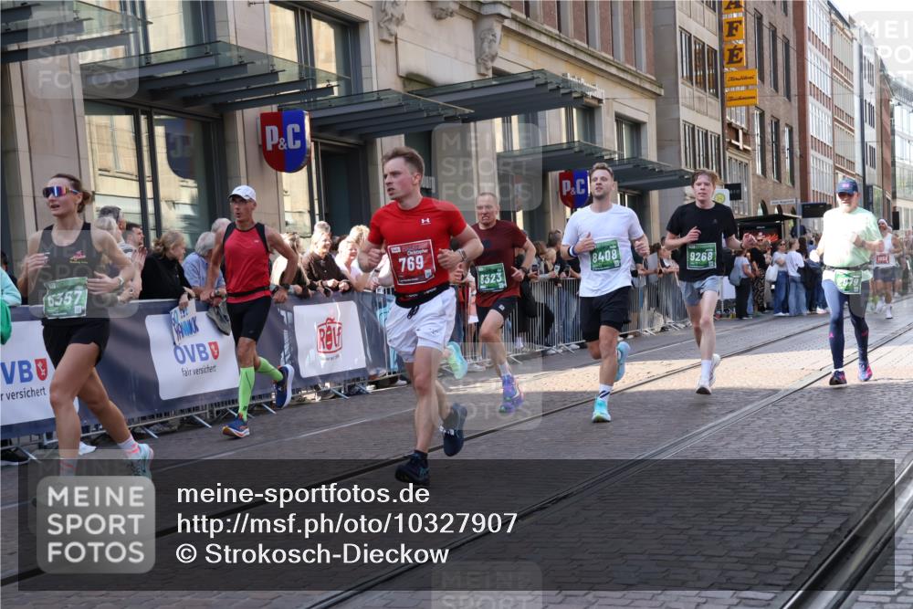 13.09.2026 - 21. swb-Marathon Bremen Strokosch-Dieckow http://msf.ph/oto/10327907 13.09.2026 13:20:56 Ziel 226, 1191, 2979, 3202, 3450, 3534, 3933, 4234, 4362, 4445, 4484, 4519, 4734, 6357, 6862, 6970, 8237, 8323, 8408, 8791, 9267, 9268, 9514, 9900, 13120, 541, 769, 854, 876, 1056, 1881, 2425, 2640, 3356, 3866, 3933, 4126, 4174, 4316, 4465, 4482, 4612, 5161, 5213, 5855, 5954, 6177, 6401, 6680, 7411, 7517, 7902, 8005, 8141, 8622, 8804, 8971, 9162, 9691, 13126 meine-sportfotos.de