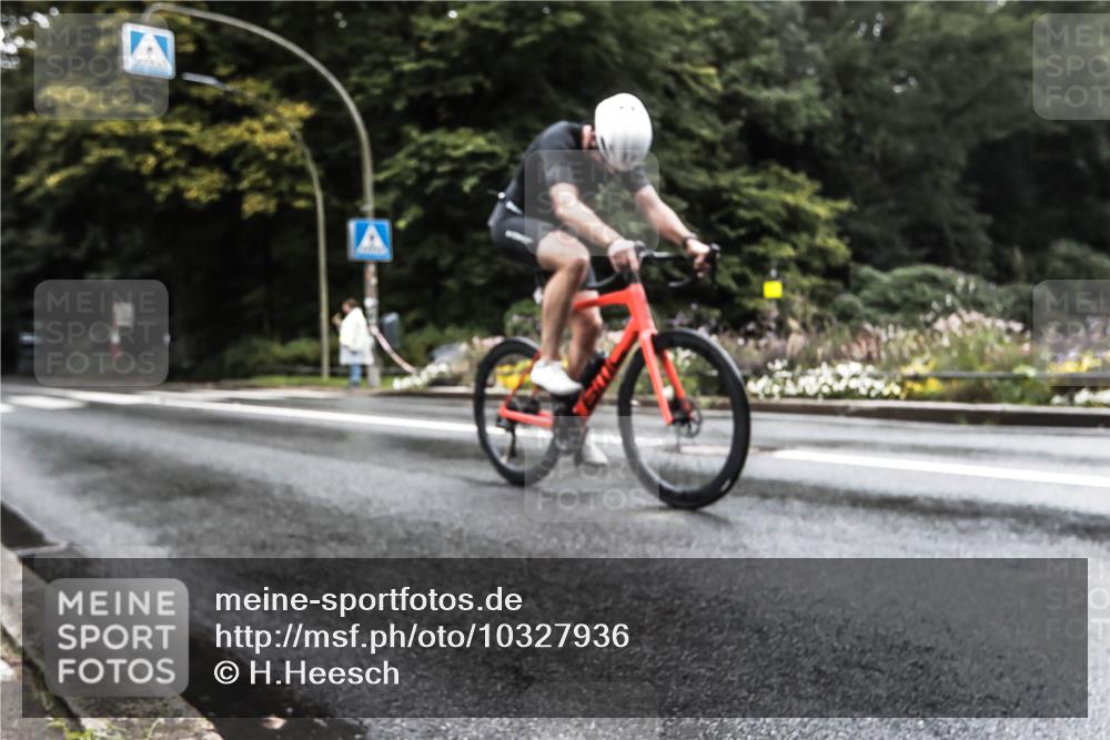 13.09.2026 - Stadtparktriathlon H.Heesch http://msf.ph/oto/10327936 13.09.2026 13:07:40 Radfahren 1264, 1341, 1379 meine-sportfotos.de