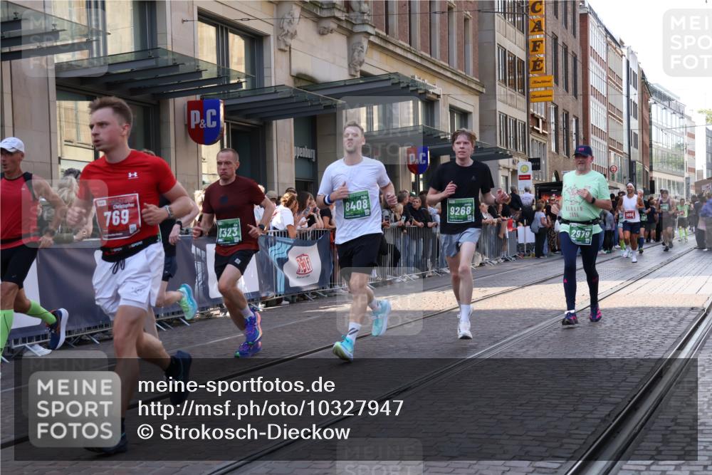 13.09.2026 - 21. swb-Marathon Bremen Strokosch-Dieckow http://msf.ph/oto/10327947 13.09.2026 13:20:57 Ziel 226, 1191, 2979, 3202, 3450, 3534, 4234, 4362, 4445, 4484, 4519, 4734, 6357, 6862, 6970, 8237, 8323, 8408, 8791, 9267, 9268, 9514, 9722, 9900, 13120, 541, 769, 854, 876, 1056, 1881, 2425, 2640, 3356, 3866, 3933, 4126, 4174, 4316, 4465, 4482, 4612, 5161, 5213, 5855, 5954, 6177, 6401, 6680, 7517, 7902, 8005, 8141, 8622, 8804, 8971, 9691, 13120, 13126 meine-sportfotos.de