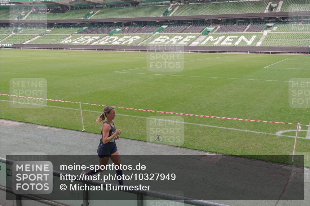 13.09.2026 - 21. swb-Marathon Bremen Michael Burmester http://msf.ph/oto/10327949 13.09.2026 12:58:01 Laufen im Stadion 141, 148, 334, 511, 672, 769, 776, 789, 790, 857, 909, 1010, 1119, 1191, 1199, 1254, 1281, 1535, 1601, 1642, 1647, 1752, 1809, 1881, 1900, 1931, 1933, 2046, 2051, 2075, 2324, 2343, 2367, 2371, 2397, 2402, 2423, 2425, 2493, 2634, 2640, 2671, 2761, 2771, 2807, 2903, 2904, 3051, 3078, 3120, 3138, 3148, 3182, 3186, 3319, 3338, 3435, 3450, 3458, 3514, 3534, 3560, 3634, 3655, 3685, 3690, 3695, 3760, 3813, 3866, 3933, 3939, 4101, 4120, 4174, 4316, 205 meine-sportfotos.de