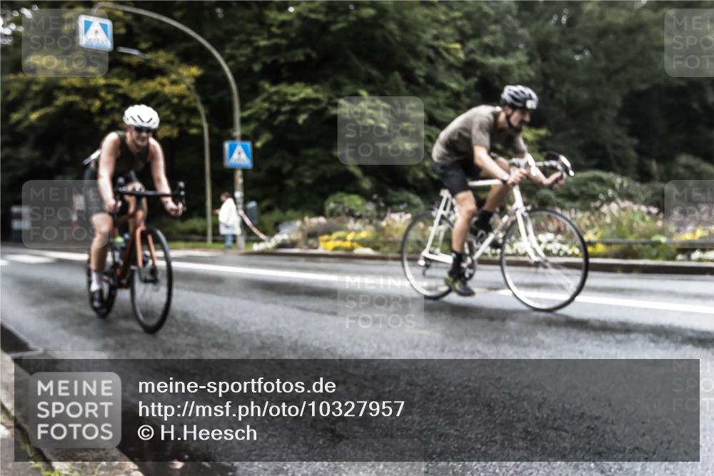 13.09.2026 - Stadtparktriathlon H.Heesch http://msf.ph/oto/10327957 13.09.2026 13:07:46 Radfahren 1194, 1249, 1264, 1292, 1310, 1423 meine-sportfotos.de