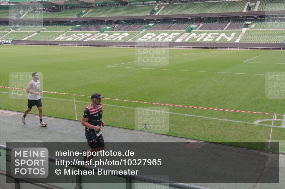 13.09.2026 - 21. swb-Marathon Bremen Michael Burmester http://msf.ph/oto/10327965 13.09.2026 12:58:03 Laufen im Stadion 141, 148, 334, 511, 672, 769, 776, 789, 790, 857, 909, 1010, 1119, 1191, 1199, 1254, 1281, 1535, 1601, 1642, 1647, 1752, 1809, 1881, 1900, 1931, 1933, 2046, 2051, 2075, 2324, 2343, 2367, 2371, 2397, 2402, 2423, 2425, 2493, 2634, 2640, 2671, 2761, 2771, 2807, 2903, 2904, 3021, 3051, 3078, 3120, 3138, 3148, 3182, 3186, 3319, 3338, 3435, 3450, 3458, 3514, 3534, 3560, 3634, 3655, 3685, 3690, 3695, 3760, 3813, 3866, 3933, 3939, 4101, 4120, 4174, 4316, 205 meine-sportfotos.de