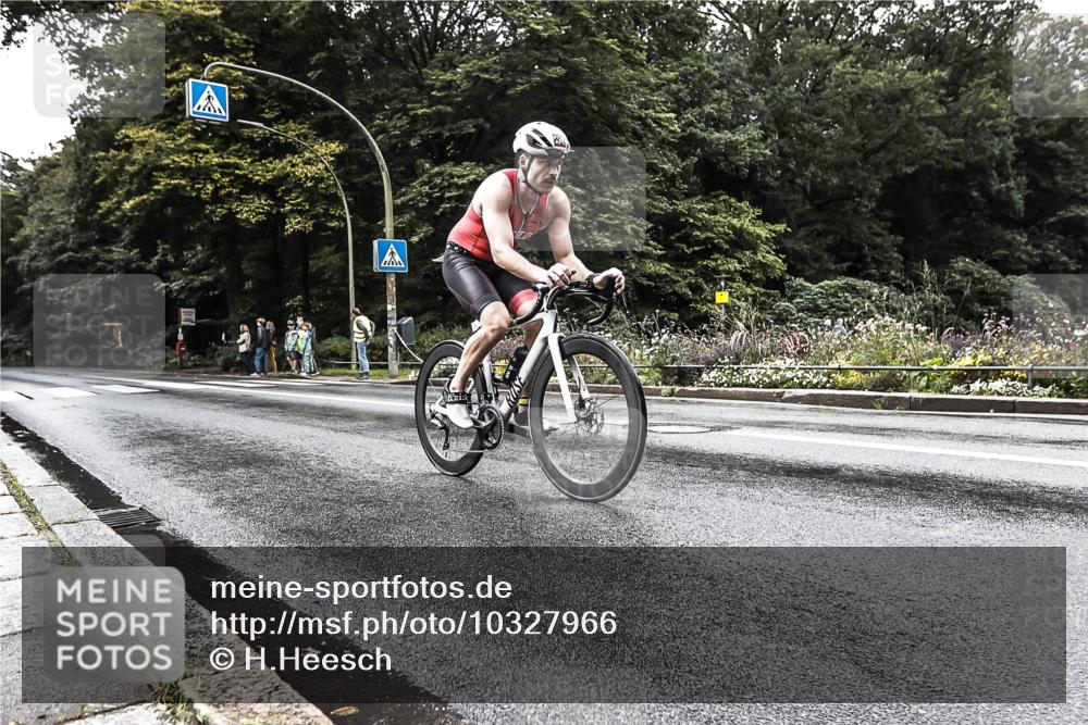 13.09.2026 - Stadtparktriathlon H.Heesch http://msf.ph/oto/10327966 13.09.2026 11:56:44 Radfahren 941, 972 meine-sportfotos.de