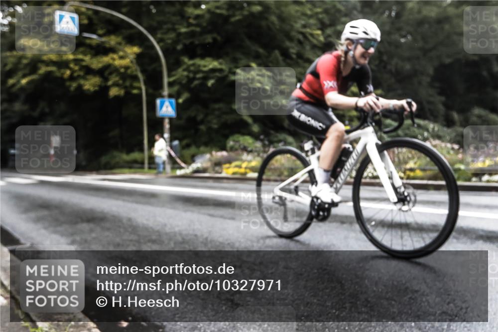13.09.2026 - Stadtparktriathlon H.Heesch http://msf.ph/oto/10327971 13.09.2026 13:07:53 Radfahren 1221, 1400, 1428 meine-sportfotos.de