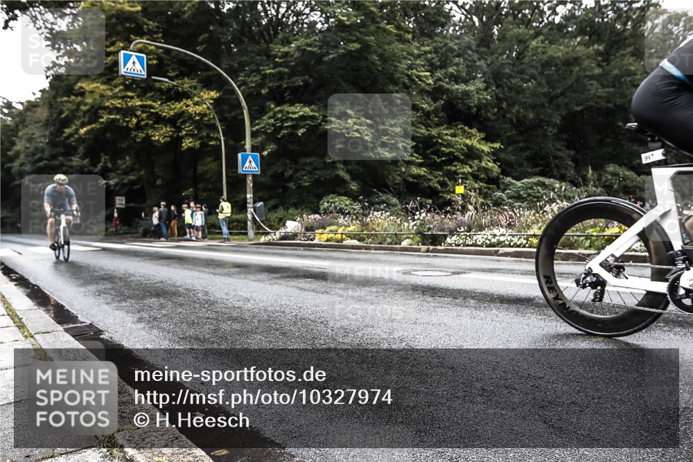 13.09.2026 - Stadtparktriathlon H.Heesch http://msf.ph/oto/10327974 13.09.2026 11:56:57 Radfahren 997, 1030 meine-sportfotos.de