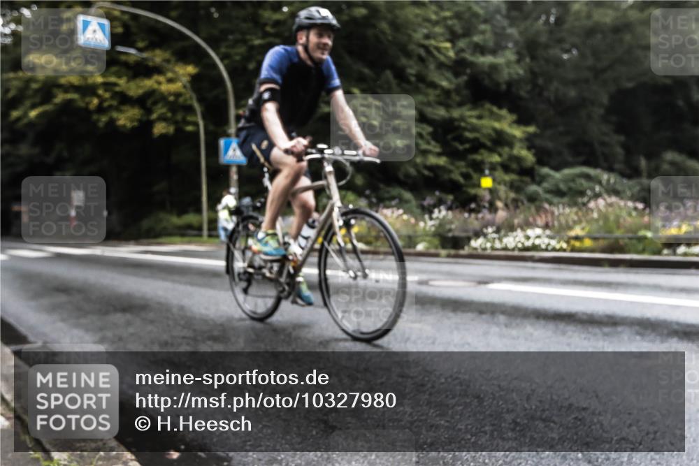 13.09.2026 - Stadtparktriathlon H.Heesch http://msf.ph/oto/10327980 13.09.2026 13:08:03 Radfahren 1303, 1418 meine-sportfotos.de