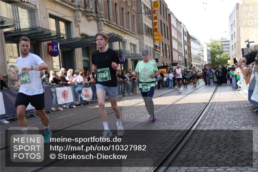 13.09.2026 - 21. swb-Marathon Bremen Strokosch-Dieckow http://msf.ph/oto/10327982 13.09.2026 13:20:58 Ziel 226, 1191, 2979, 3120, 3202, 3450, 3534, 4165, 4234, 4362, 4445, 4484, 4519, 4734, 6357, 6862, 6970, 8237, 8323, 8408, 8791, 8923, 9267, 9268, 9514, 9722, 9900, 541, 769, 854, 876, 1056, 1881, 2425, 2640, 3356, 3866, 3933, 4126, 4174, 4316, 4465, 4482, 4612, 5161, 5213, 5855, 5954, 6177, 6401, 6680, 7517, 7902, 8005, 8141, 8237, 8622, 8804, 8971, 9691, 13120, 13126 meine-sportfotos.de