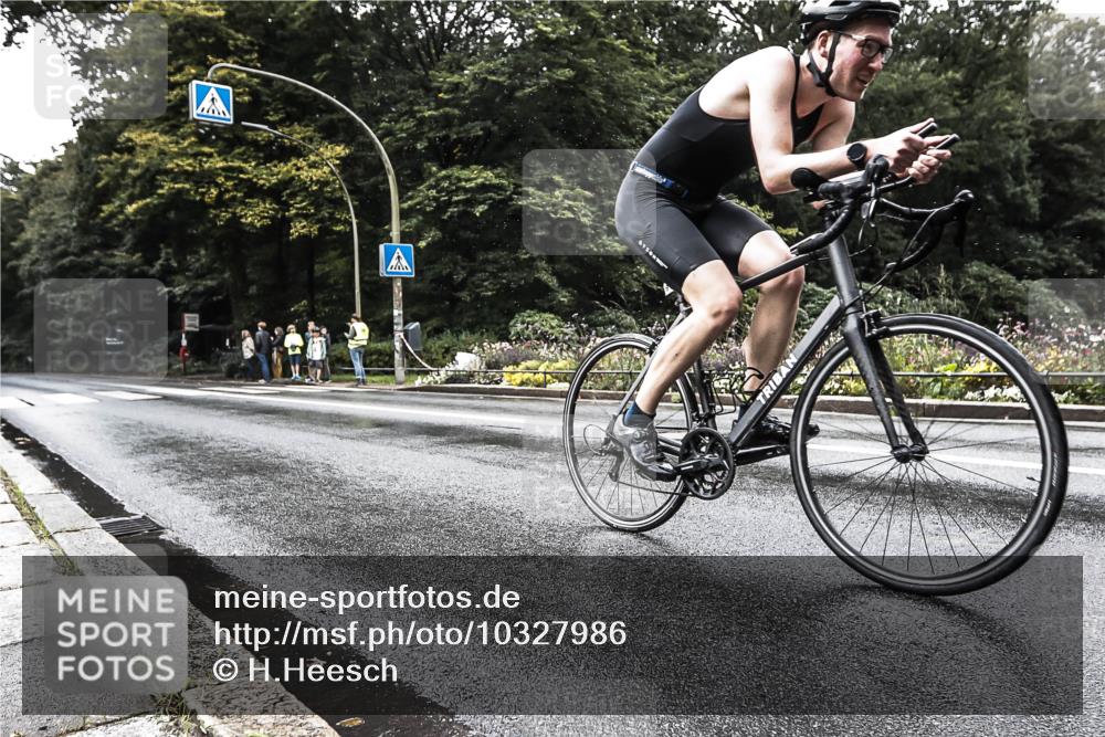 13.09.2026 - Stadtparktriathlon H.Heesch http://msf.ph/oto/10327986 13.09.2026 11:57:05 Radfahren 914 meine-sportfotos.de