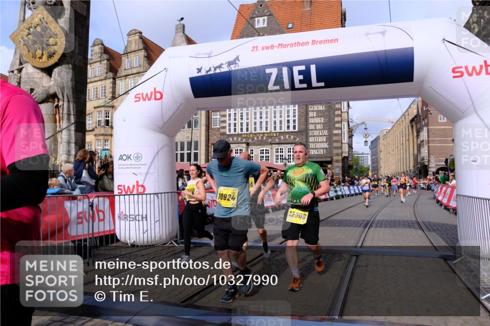 13.09.2026 - 21. swb-Marathon Bremen Tim E. http://msf.ph/oto/10327990 13.09.2026 11:02:20 Ziel 10257, 10409, 10444, 10473, 10500, 10617, 10636, 10803, 10817, 10924, 11115, 11268, 11436, 11811, 11859, 12016, 12094, 12095, 12135, 12145, 12360, 12412, 12437, 12466, 12506 meine-sportfotos.de