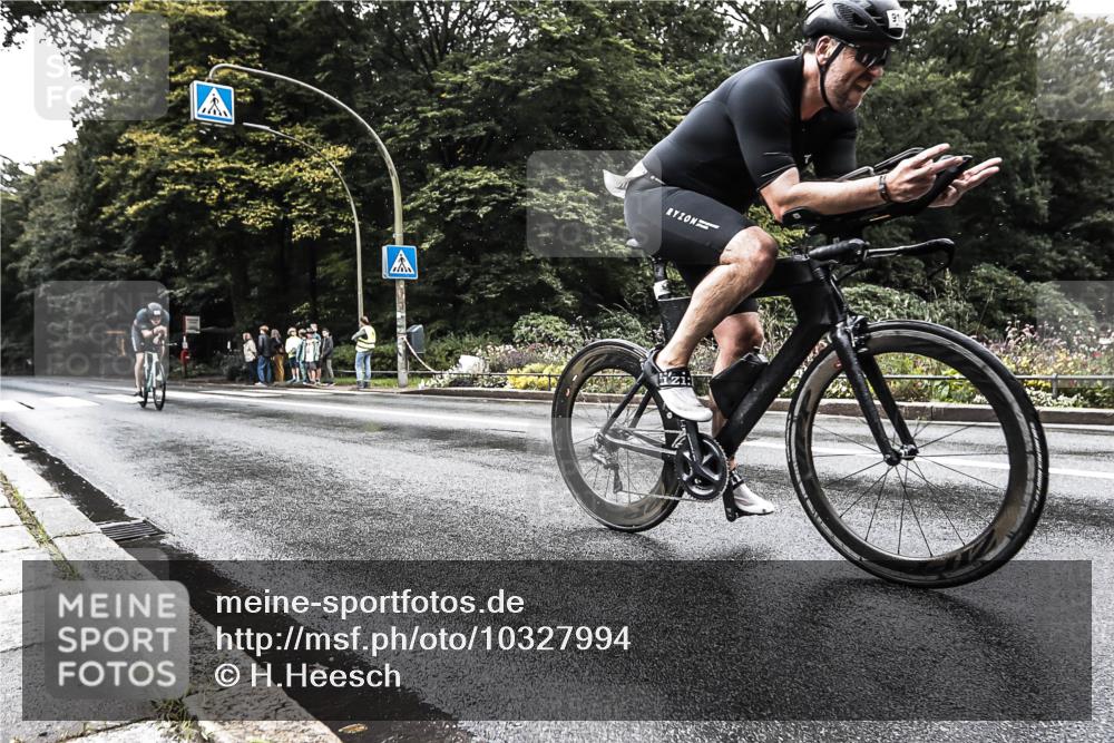 13.09.2026 - Stadtparktriathlon H.Heesch http://msf.ph/oto/10327994 13.09.2026 11:57:15 Radfahren 804, 916, 1048 meine-sportfotos.de