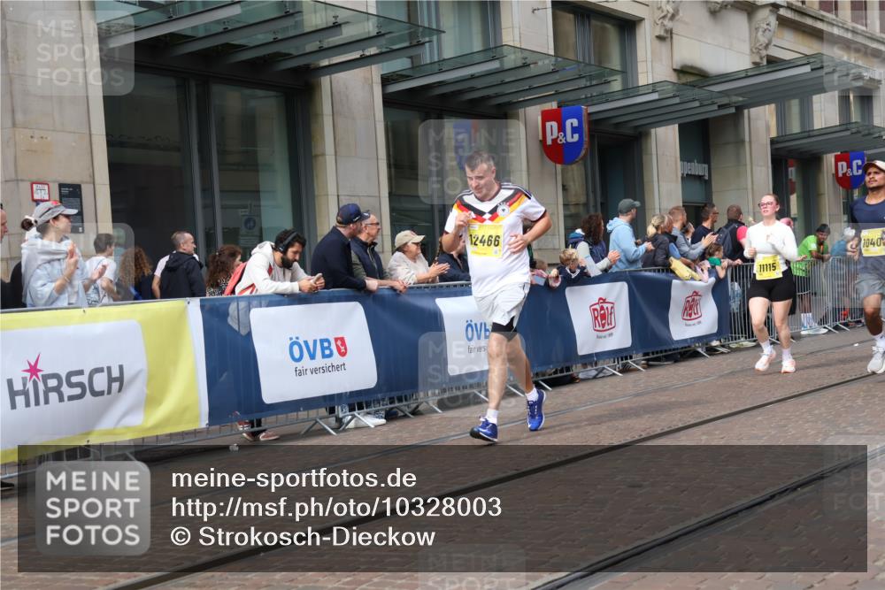13.09.2026 - 21. swb-Marathon Bremen Strokosch-Dieckow http://msf.ph/oto/10328003 13.09.2026 11:01:44 Ziel 10257, 10409, 10439, 10444, 10473, 10500, 10617, 10636, 10803, 10817, 10924, 11115, 11249, 11268, 11369, 11412, 11413, 11436, 11576, 11811, 11859, 12016, 12042, 12094, 12095, 12134, 12135, 12145, 12360, 12379, 12412, 12437, 12466, 12506, 10181, 10251, 10332, 10497, 10560, 10647, 10648, 11075, 11150, 11305, 11324, 11412, 11413, 11459, 11467, 11479, 11486, 11550, 11551, 11666, 11668, 11747, 11788, 11798, 11969, 11970, 11985, 11986, 12047, 12062, 12379 meine-sportfotos.de