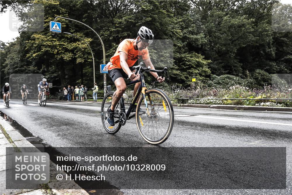 13.09.2026 - Stadtparktriathlon H.Heesch http://msf.ph/oto/10328009 13.09.2026 11:57:21 Radfahren 744, 781, 804, 807, 899, 958 meine-sportfotos.de