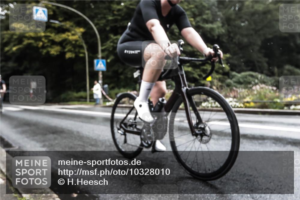 13.09.2026 - Stadtparktriathlon H.Heesch http://msf.ph/oto/10328010 13.09.2026 13:08:22 Radfahren 1330, 1412 meine-sportfotos.de