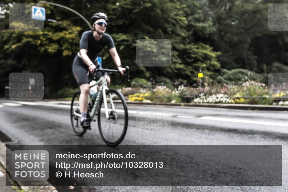 13.09.2026 - Stadtparktriathlon H.Heesch http://msf.ph/oto/10328013 13.09.2026 13:08:23 Radfahren 1330, 1412 meine-sportfotos.de