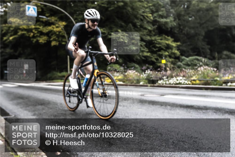 13.09.2026 - Stadtparktriathlon H.Heesch http://msf.ph/oto/10328025 13.09.2026 13:08:33 Radfahren 1274, 1351, 1358, 1376 meine-sportfotos.de