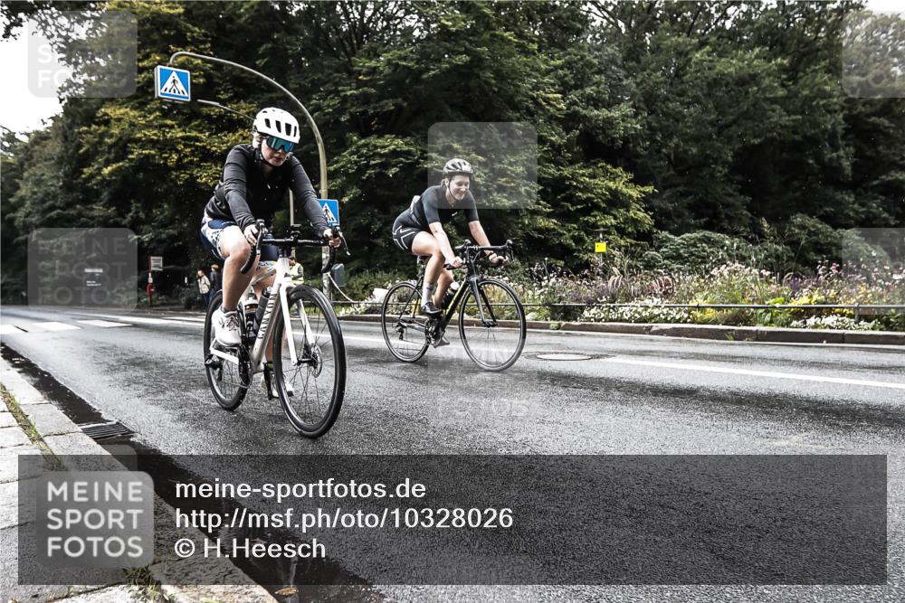 13.09.2026 - Stadtparktriathlon H.Heesch http://msf.ph/oto/10328026 13.09.2026 11:57:23 Radfahren 744, 781, 807, 899, 958 meine-sportfotos.de
