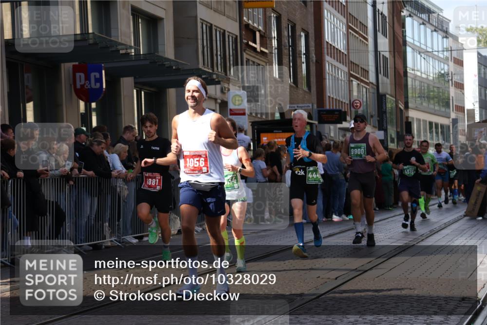 13.09.2026 - 21. swb-Marathon Bremen Strokosch-Dieckow http://msf.ph/oto/10328029 13.09.2026 13:21:00 Ziel 226, 2904, 2979, 3120, 3202, 3450, 3534, 4165, 4234, 4362, 4445, 4484, 4519, 4734, 6357, 6862, 8184, 8323, 8408, 8730, 8791, 8923, 9267, 9268, 9514, 9722, 9900, 541, 769, 854, 1056, 1191, 1881, 2425, 2640, 3356, 3866, 3933, 4126, 4316, 4465, 4482, 4612, 5161, 5213, 5954, 6177, 6401, 6680, 6970, 7517, 7902, 8005, 8141, 8237, 8622, 8804, 8971, 9691, 13120, 13126 meine-sportfotos.de