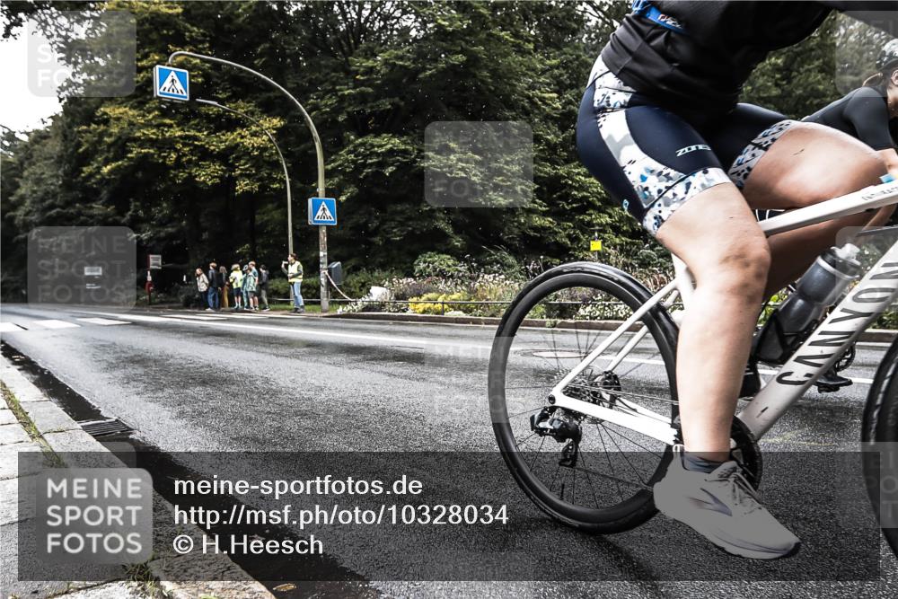 13.09.2026 - Stadtparktriathlon H.Heesch http://msf.ph/oto/10328034 13.09.2026 11:57:23 Radfahren 744, 781, 807, 899, 958 meine-sportfotos.de