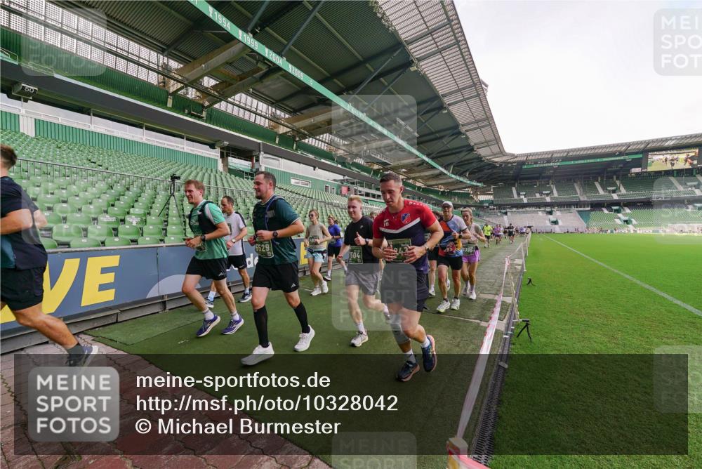13.09.2026 - 21. swb-Marathon Bremen Michael Burmester http://msf.ph/oto/10328042 13.09.2026 13:33:32 Laufen im Stadion 155, 344, 350, 428, 490, 594, 679, 690, 709, 765, 786, 787, 916, 1001, 1048, 1051, 1098, 1133, 1292, 1377, 1427, 1444, 1557, 1591, 1592, 1661, 1703, 1760, 1827, 1923, 1996, 2077, 2132, 2226, 2230, 2231, 2270, 2274, 2320, 2374, 2399, 2400, 2451, 2456, 2479, 2511, 2514, 2515, 2523, 2539, 2543, 2556, 2616, 2630, 2641, 2649, 2718, 2735, 2757, 2769, 2787, 2848, 2982, 3014, 3345, 3350, 3443, 3503, 3577, 3601, 3614, 3746, 3797, 3875, 3901, 3911, 3952, 4001 meine-sportfotos.de
