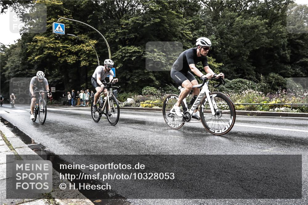 13.09.2026 - Stadtparktriathlon H.Heesch http://msf.ph/oto/10328053 13.09.2026 11:57:31 Radfahren 743, 748, 787, 833, 836, 884, 924, 1036 meine-sportfotos.de