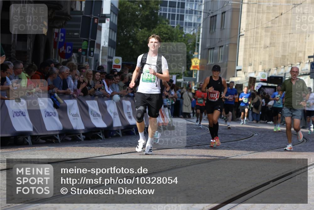 13.09.2026 - 21. swb-Marathon Bremen Strokosch-Dieckow http://msf.ph/oto/10328054 13.09.2026 13:13:12 Ziel 1513, 2350, 2442, 2559, 2801, 2858, 3988, 4605, 5379, 5965, 6349, 8029, 8798, 9217, 13106, 13140, 280, 2130, 2360, 2962, 3566, 6038, 6394, 6407, 8197, 8464, 8568, 8963 meine-sportfotos.de