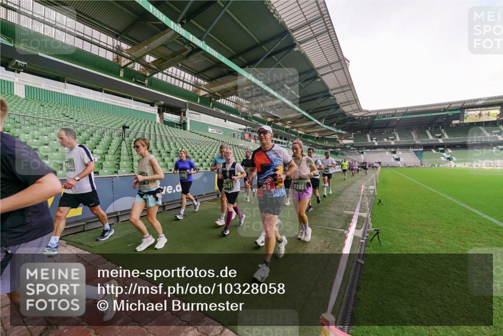 13.09.2026 - 21. swb-Marathon Bremen Michael Burmester http://msf.ph/oto/10328058 13.09.2026 13:33:33 Laufen im Stadion 155, 344, 350, 428, 490, 594, 679, 690, 709, 765, 786, 787, 916, 1001, 1048, 1051, 1098, 1133, 1292, 1377, 1444, 1557, 1591, 1592, 1661, 1703, 1760, 1827, 1923, 1996, 2077, 2132, 2226, 2230, 2231, 2270, 2274, 2320, 2374, 2399, 2400, 2451, 2456, 2479, 2511, 2514, 2515, 2523, 2539, 2543, 2556, 2616, 2630, 2641, 2649, 2718, 2735, 2757, 2769, 2787, 2848, 2982, 3014, 3345, 3350, 3443, 3503, 3577, 3601, 3614, 3746, 3797, 3875, 3901, 3911, 3952, 4001 meine-sportfotos.de