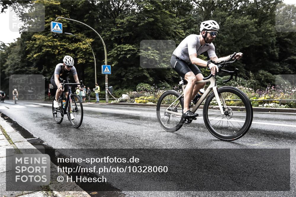 13.09.2026 - Stadtparktriathlon H.Heesch http://msf.ph/oto/10328060 13.09.2026 11:57:31 Radfahren 743, 748, 787, 833, 836, 884, 924, 1036 meine-sportfotos.de