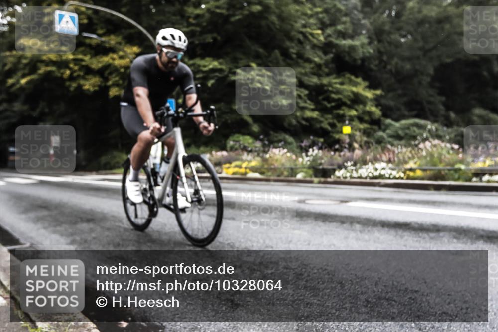 13.09.2026 - Stadtparktriathlon H.Heesch http://msf.ph/oto/10328064 13.09.2026 13:09:00 Radfahren 1319, 1397 meine-sportfotos.de