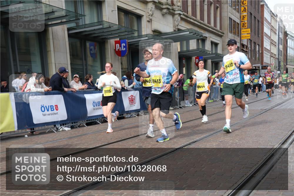 13.09.2026 - 21. swb-Marathon Bremen Strokosch-Dieckow http://msf.ph/oto/10328068 13.09.2026 11:01:46 Ziel 10173, 10257, 10409, 10439, 10444, 10473, 10500, 10617, 10636, 10803, 10817, 10924, 11115, 11249, 11268, 11369, 11436, 11576, 11811, 11859, 12016, 12042, 12094, 12095, 12134, 12135, 12145, 12360, 12412, 12437, 12466, 12506, 10181, 10251, 10332, 10497, 10560, 11075, 11150, 11305, 11324, 11369, 11412, 11413, 11459, 11467, 11479, 11486, 11550, 11551, 11666, 11668, 11747, 11788, 11798, 11985, 11986, 12047, 12379 meine-sportfotos.de