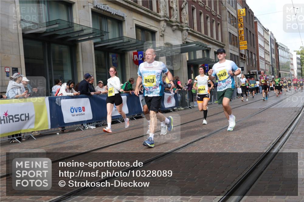 13.09.2026 - 21. swb-Marathon Bremen Strokosch-Dieckow http://msf.ph/oto/10328089 13.09.2026 11:01:46 Ziel 10173, 10257, 10409, 10439, 10444, 10473, 10500, 10617, 10636, 10803, 10817, 10924, 11115, 11249, 11268, 11369, 11436, 11576, 11811, 11859, 12016, 12042, 12094, 12095, 12134, 12135, 12145, 12360, 12412, 12437, 12466, 12506, 10181, 10251, 10332, 10497, 10560, 11075, 11150, 11305, 11324, 11369, 11412, 11413, 11459, 11467, 11479, 11486, 11550, 11551, 11666, 11668, 11747, 11788, 11798, 11985, 11986, 12047, 12379 meine-sportfotos.de
