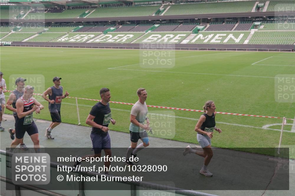 13.09.2026 - 21. swb-Marathon Bremen Michael Burmester http://msf.ph/oto/10328090 13.09.2026 12:58:13 Laufen im Stadion 141, 148, 334, 511, 672, 769, 776, 789, 790, 857, 909, 1010, 1119, 1191, 1199, 1254, 1281, 1535, 1601, 1642, 1647, 1752, 1809, 1881, 1900, 1931, 1933, 2046, 2051, 2075, 2324, 2343, 2367, 2371, 2397, 2402, 2423, 2425, 2493, 2577, 2640, 2671, 2771, 2807, 2885, 2903, 2904, 3021, 3051, 3078, 3098, 3120, 3138, 3148, 3182, 3186, 3319, 3338, 3435, 3450, 3458, 3514, 3534, 3560, 3634, 3655, 3685, 3690, 3695, 3760, 3813, 3866, 3933, 3939, 4101, 4120, 4174, 4316, 205 meine-sportfotos.de
