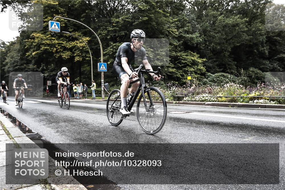 13.09.2026 - Stadtparktriathlon H.Heesch http://msf.ph/oto/10328093 13.09.2026 11:57:37 Radfahren 737, 743, 748, 825, 923, 937, 962, 1060 meine-sportfotos.de