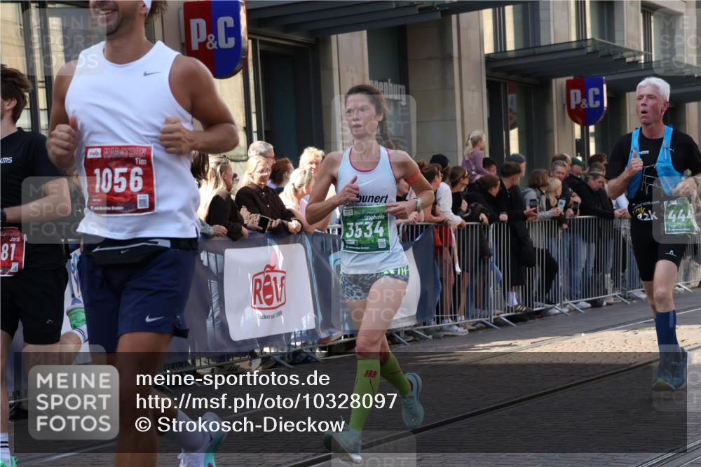 13.09.2026 - 21. swb-Marathon Bremen Strokosch-Dieckow http://msf.ph/oto/10328097 13.09.2026 13:21:03 Ziel 226, 2904, 2979, 3120, 3202, 3534, 3655, 4165, 4234, 4445, 4484, 4519, 4734, 6357, 6862, 8184, 8270, 8323, 8408, 8730, 8791, 8923, 9048, 9267, 9268, 9514, 9722, 9900, 769, 854, 1056, 1191, 1881, 2425, 2640, 3356, 3450, 3866, 3933, 4126, 4316, 4362, 4465, 4482, 4612, 4734, 5161, 5213, 5954, 6177, 6401, 6680, 6970, 7517, 7902, 8005, 8141, 8237, 8622, 8804, 8971, 9691, 13120, 13126 meine-sportfotos.de