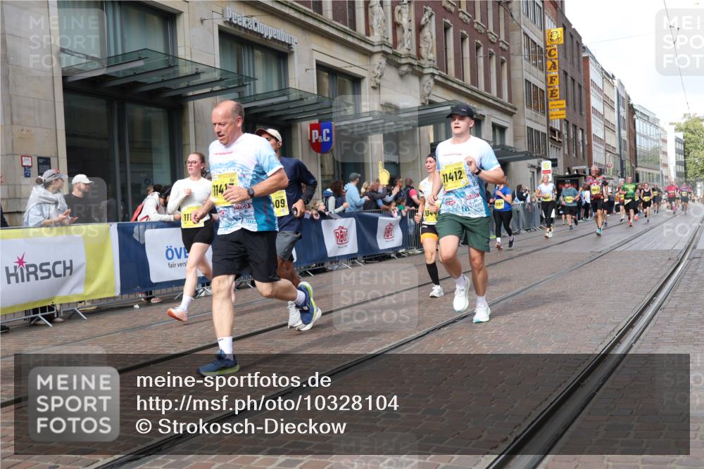 13.09.2026 - 21. swb-Marathon Bremen Strokosch-Dieckow http://msf.ph/oto/10328104 13.09.2026 11:01:46 Ziel 10173, 10257, 10409, 10439, 10444, 10473, 10500, 10617, 10636, 10803, 10817, 10924, 11115, 11249, 11268, 11369, 11436, 11576, 11811, 11859, 12016, 12042, 12094, 12095, 12134, 12135, 12145, 12360, 12412, 12437, 12466, 12506, 10181, 10251, 10332, 10497, 10560, 11075, 11150, 11305, 11324, 11369, 11412, 11413, 11459, 11467, 11479, 11486, 11550, 11551, 11666, 11668, 11747, 11788, 11798, 11985, 11986, 12047, 12379 meine-sportfotos.de