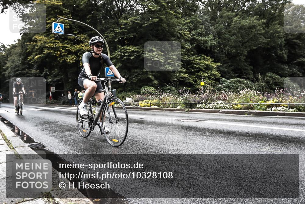 13.09.2026 - Stadtparktriathlon H.Heesch http://msf.ph/oto/10328108 13.09.2026 11:57:38 Radfahren 737, 757, 825, 923, 937, 962, 1060 meine-sportfotos.de