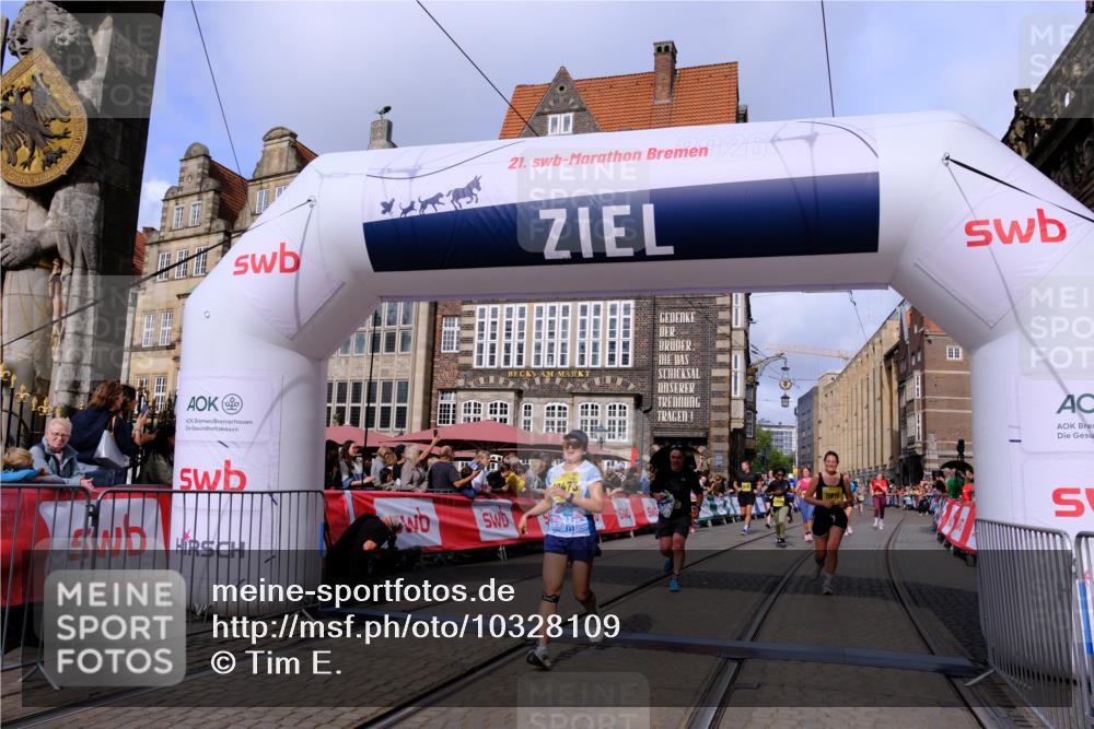 13.09.2026 - 21. swb-Marathon Bremen Tim E. http://msf.ph/oto/10328109 13.09.2026 11:02:24 Ziel 10173, 10257, 10439, 10473, 10500, 10617, 10636, 10803, 10817, 10924, 11249, 11268, 11436, 11576, 11811, 12016, 12042, 12094, 12095, 12134, 12135, 12145, 12360, 12437, 12506 meine-sportfotos.de