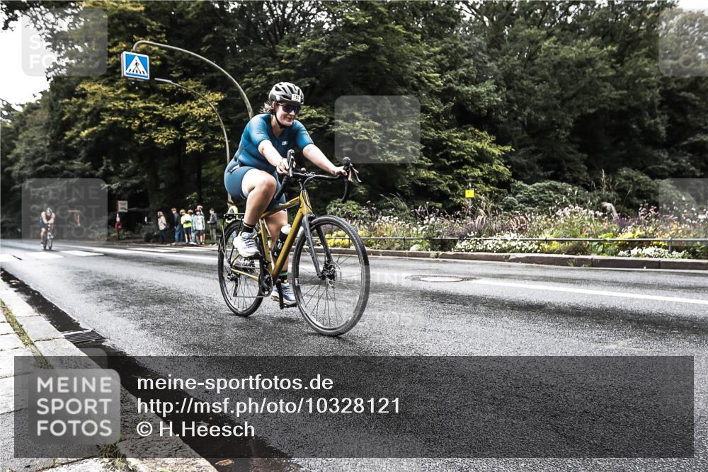 13.09.2026 - Stadtparktriathlon H.Heesch http://msf.ph/oto/10328121 13.09.2026 11:57:41 Radfahren 737, 757, 825, 964 meine-sportfotos.de