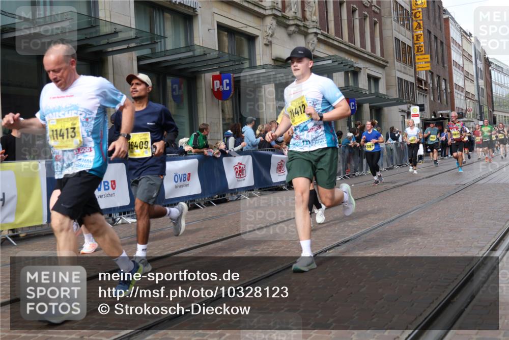 13.09.2026 - 21. swb-Marathon Bremen Strokosch-Dieckow http://msf.ph/oto/10328123 13.09.2026 11:01:47 Ziel 10173, 10257, 10331, 10409, 10439, 10444, 10473, 10500, 10617, 10636, 10803, 10817, 10924, 11115, 11249, 11268, 11436, 11576, 11811, 11859, 12016, 12042, 12094, 12095, 12134, 12135, 12145, 12360, 12412, 12437, 12466, 12506, 10181, 10251, 10332, 10497, 10560, 11075, 11150, 11305, 11324, 11369, 11412, 11413, 11467, 11479, 11486, 11550, 11551, 11666, 11668, 11747, 11788, 11798, 11985, 11986, 12047, 12379, 12466 meine-sportfotos.de