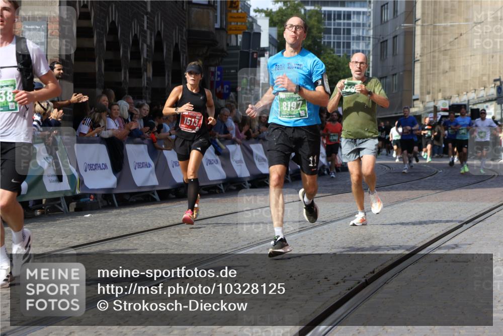 13.09.2026 - 21. swb-Marathon Bremen Strokosch-Dieckow http://msf.ph/oto/10328125 13.09.2026 13:13:16 Ziel 313, 868, 1513, 2350, 2442, 2559, 2801, 2858, 4605, 5379, 5965, 6349, 8029, 8291, 8419, 8798, 9217, 13140, 779, 2130, 2360, 2882, 6038, 6394, 6407, 8477, 8568, 8963 meine-sportfotos.de