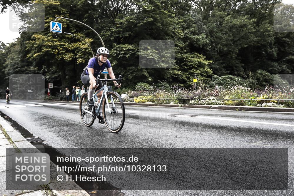 13.09.2026 - Stadtparktriathlon H.Heesch http://msf.ph/oto/10328133 13.09.2026 11:57:45 Radfahren 741, 908, 964 meine-sportfotos.de