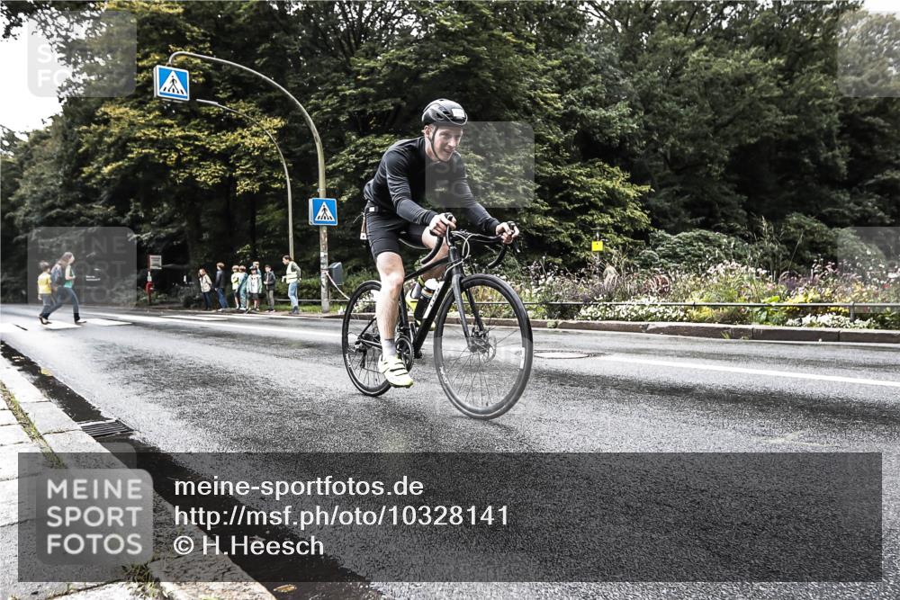 13.09.2026 - Stadtparktriathlon H.Heesch http://msf.ph/oto/10328141 13.09.2026 11:57:47 Radfahren 741, 908 meine-sportfotos.de