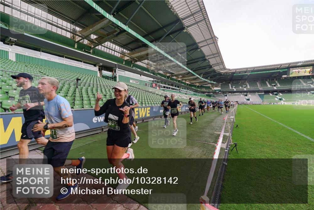 13.09.2026 - 21. swb-Marathon Bremen Michael Burmester http://msf.ph/oto/10328142 13.09.2026 13:33:45 Laufen im Stadion 155, 350, 428, 490, 594, 679, 690, 709, 765, 786, 787, 916, 1001, 1026, 1048, 1051, 1098, 1292, 1377, 1444, 1557, 1560, 1591, 1592, 1607, 1661, 1703, 1760, 1772, 1827, 1923, 1996, 2077, 2132, 2226, 2230, 2231, 2320, 2374, 2399, 2400, 2451, 2456, 2479, 2511, 2514, 2515, 2539, 2543, 2616, 2630, 2641, 2649, 2718, 2735, 2757, 2769, 2787, 2848, 2982, 3014, 3345, 3443, 3503, 3547, 3577, 3601, 3614, 3660, 3708, 3709, 3720, 3797, 3875, 3901, 3911, 3952, 4001, 4014 meine-sportfotos.de