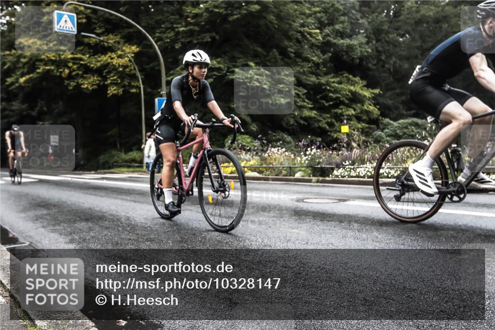 13.09.2026 - Stadtparktriathlon H.Heesch http://msf.ph/oto/10328147 13.09.2026 13:09:55 Radfahren 1232, 1248, 1314, 1325, 1367, 1382 meine-sportfotos.de
