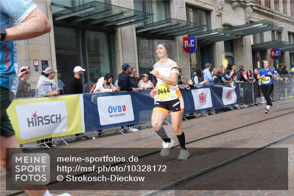 13.09.2026 - 21. swb-Marathon Bremen Strokosch-Dieckow http://msf.ph/oto/10328172 13.09.2026 11:01:47 Ziel 10173, 10257, 10331, 10409, 10439, 10444, 10473, 10500, 10617, 10636, 10803, 10817, 10924, 11115, 11249, 11268, 11436, 11576, 11811, 11859, 12016, 12042, 12094, 12095, 12134, 12135, 12145, 12360, 12412, 12437, 12466, 12506, 10181, 10251, 10332, 10497, 10560, 11075, 11150, 11305, 11324, 11369, 11412, 11413, 11467, 11479, 11486, 11550, 11551, 11666, 11668, 11747, 11788, 11798, 11985, 11986, 12047, 12379, 12466 meine-sportfotos.de