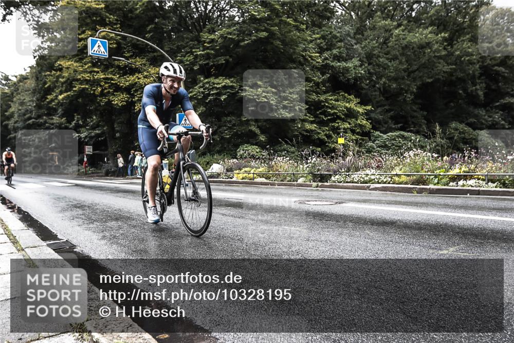 13.09.2026 - Stadtparktriathlon H.Heesch http://msf.ph/oto/10328195 13.09.2026 11:58:10 Radfahren 732, 847, 906, 1028 meine-sportfotos.de